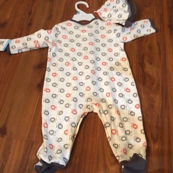 Little Me Lion Long sleeve one piece set with hat six months - Picture 5 of 5
